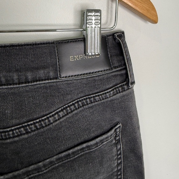 Express Skinny Mid Rise Black Raw Hem Jeans (6) - Picture 7 of 10